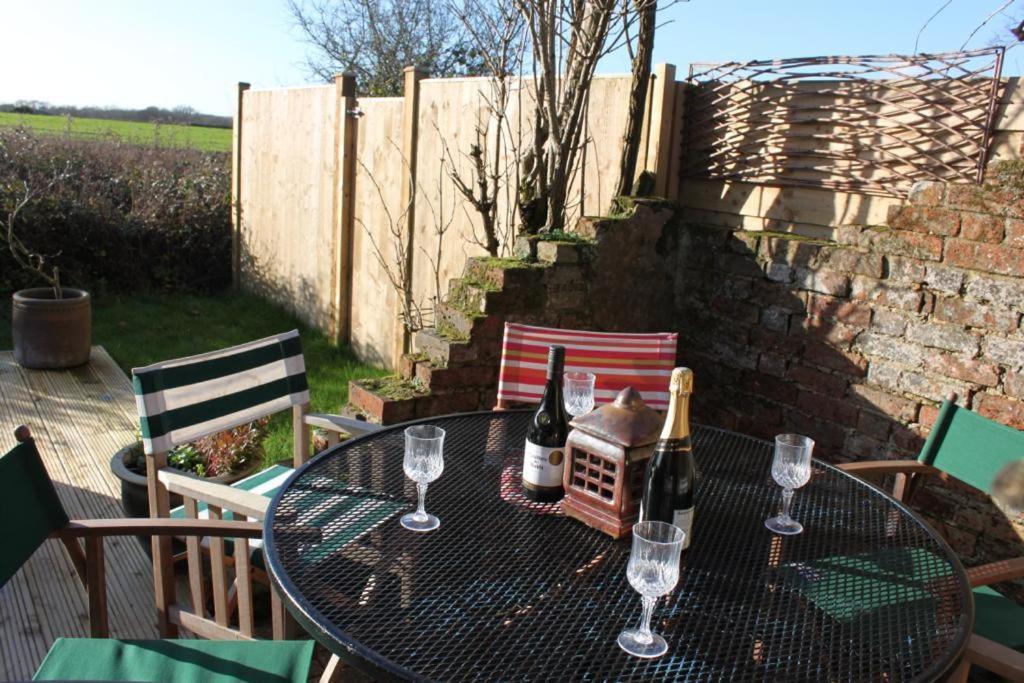 Beautiful Barn Conversion, 3 Bed, Hot Tub, Sauna, Gym, Enclosed Garden Ryde  Exterior foto
